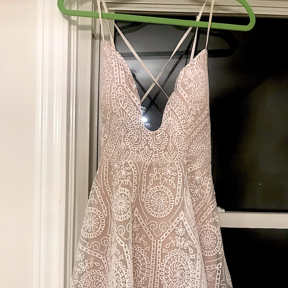 NWT L'ATISTE lace dress